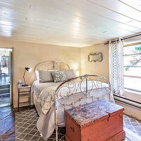 Pet Friendly Pinon Heaven Bed & Breakfast Canada de los Alamos Exterior photo
