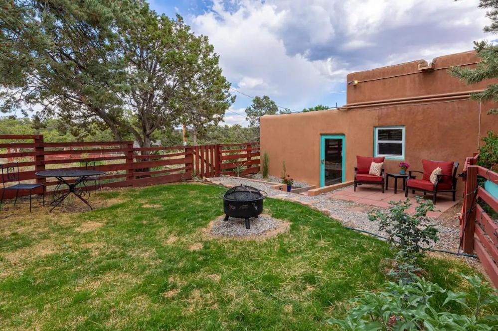 Pet Friendly Pinon Heaven Bed & Breakfast Canada de los Alamos Exterior photo