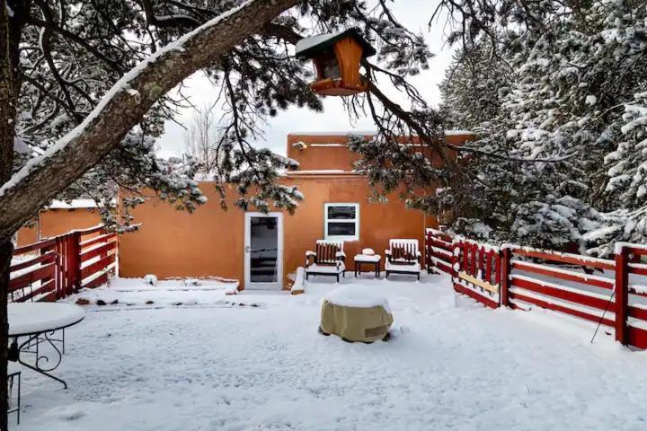 Pet Friendly Pinon Heaven Bed & Breakfast Canada de los Alamos Exterior photo
