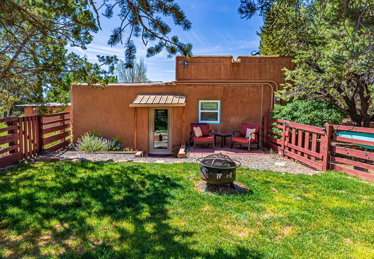 Pet Friendly Pinon Heaven Bed & Breakfast Canada de los Alamos Exterior photo